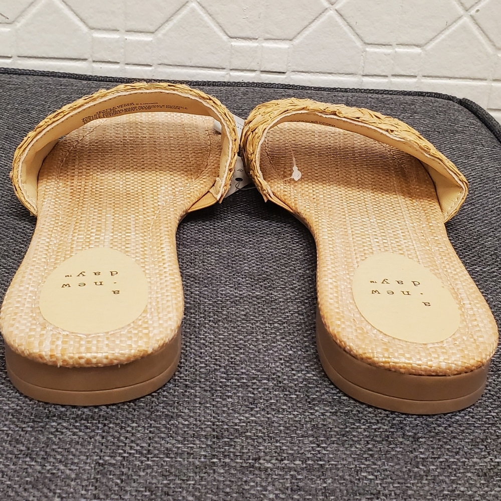 A New Day Women's Woven Tan Sandals Size 7.5 Never Worn - Picture 5 of 7
